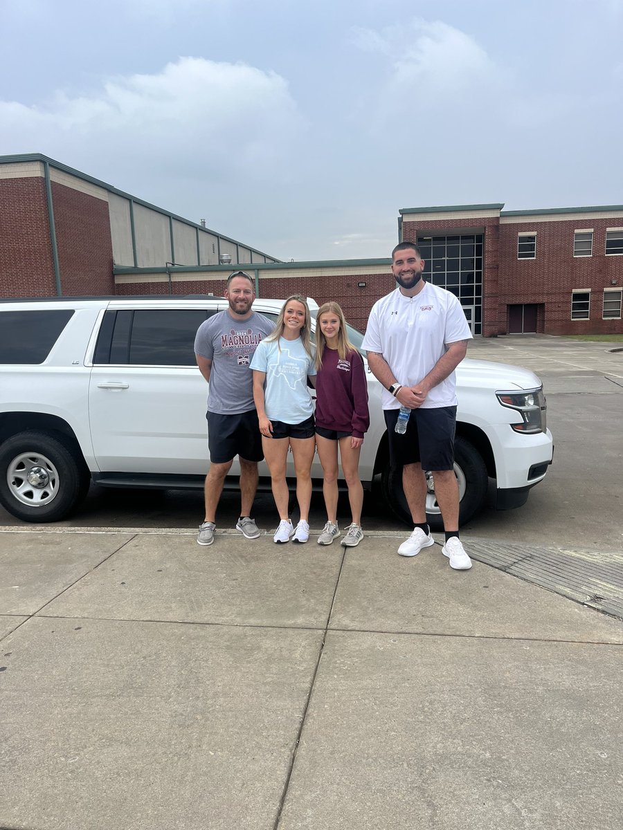 Bulldogs are headed North to Frisco for The girls 5A STATE Powerlifting Meet @thswpa @MagISDAthletics @MagnoliaISD @MagnoliaHighTX @XC_Magnolia @MagHSsoccer