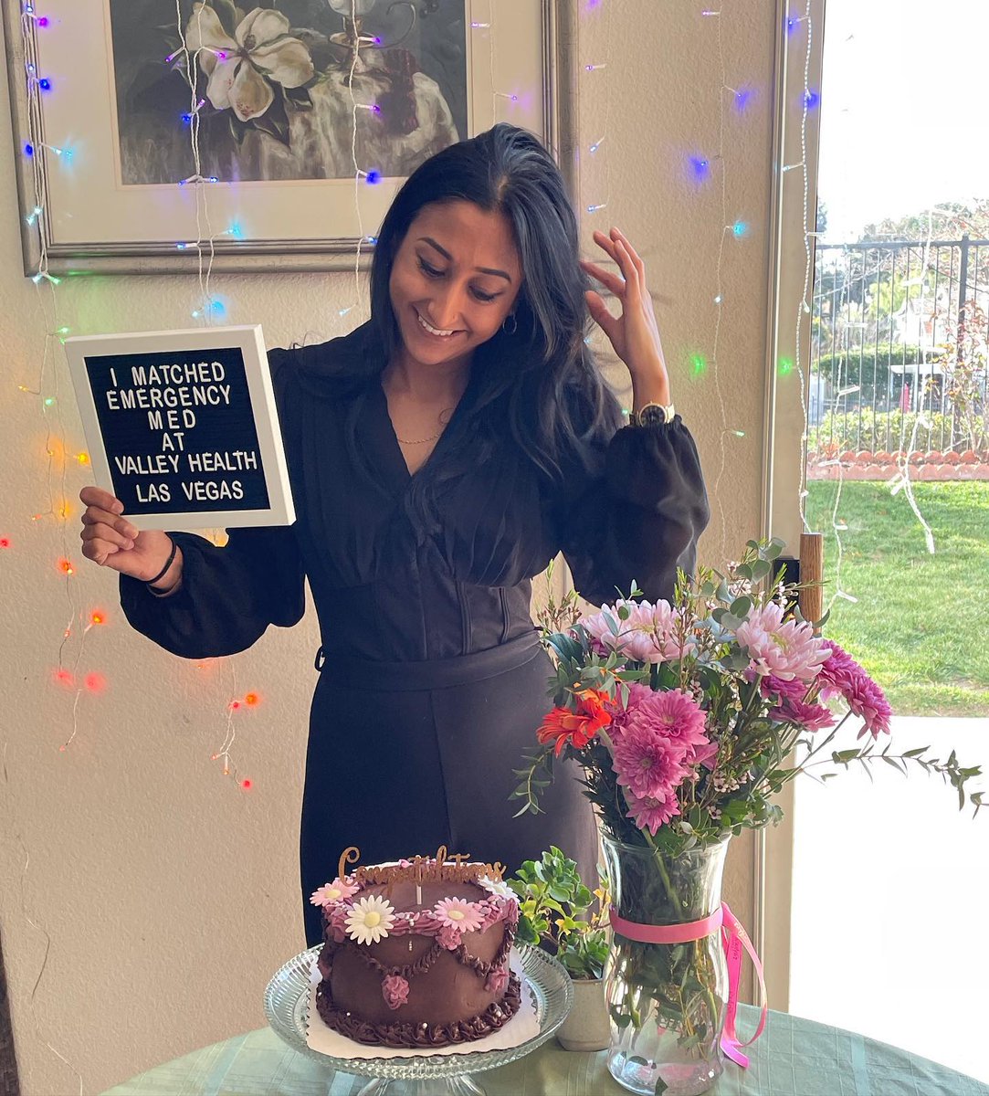 emresidents's tweet photo. 📷 by @living.sara: 🌸💐MATCH DAY RESULTS!! 💐🌸 I will be an emergency medicine resident at Valley Health in Las Vegas!! 🩺👩🏽⚕️💐#match2024 #iamem #emra #emrafamily #emresidents #acep #aaem #nyitcomar #nyitcomdo #lasvegas https://t.co/EQ9OW4EyI1