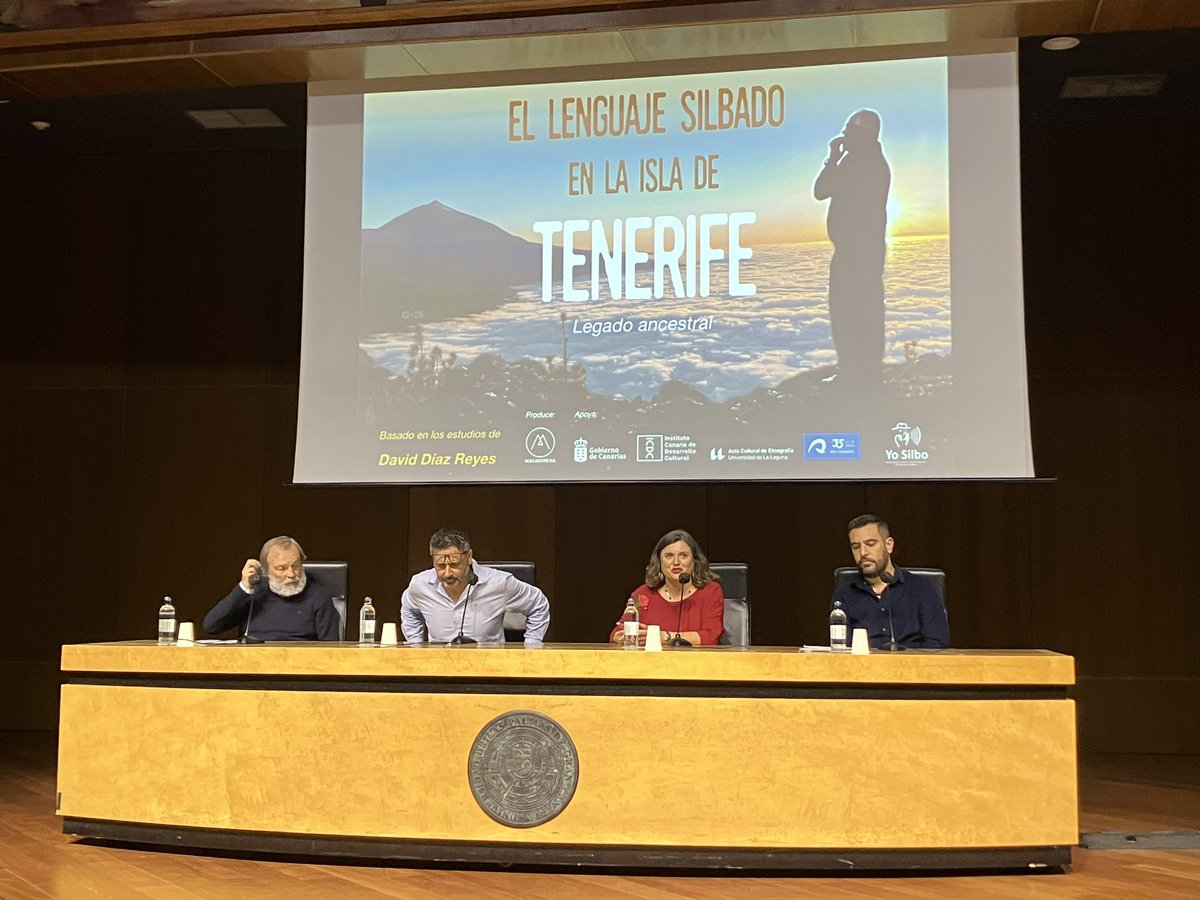 CanariasCultur's tweet photo. Interesantísimo el documental sobre el #silbo en #Tenerife, de #DavidDíazReyes, que vimos en el paraninfo #Ulpgc.

¡Enhorabuena y gracias por documentar tan bien tantos testimonios del #silbotinerfeño!

(PS: En la mesa redonda del #SilboDeTenerife tb. está @RuVenJS de #YoSilbo) https://t.co/WNCBFgFZNT
