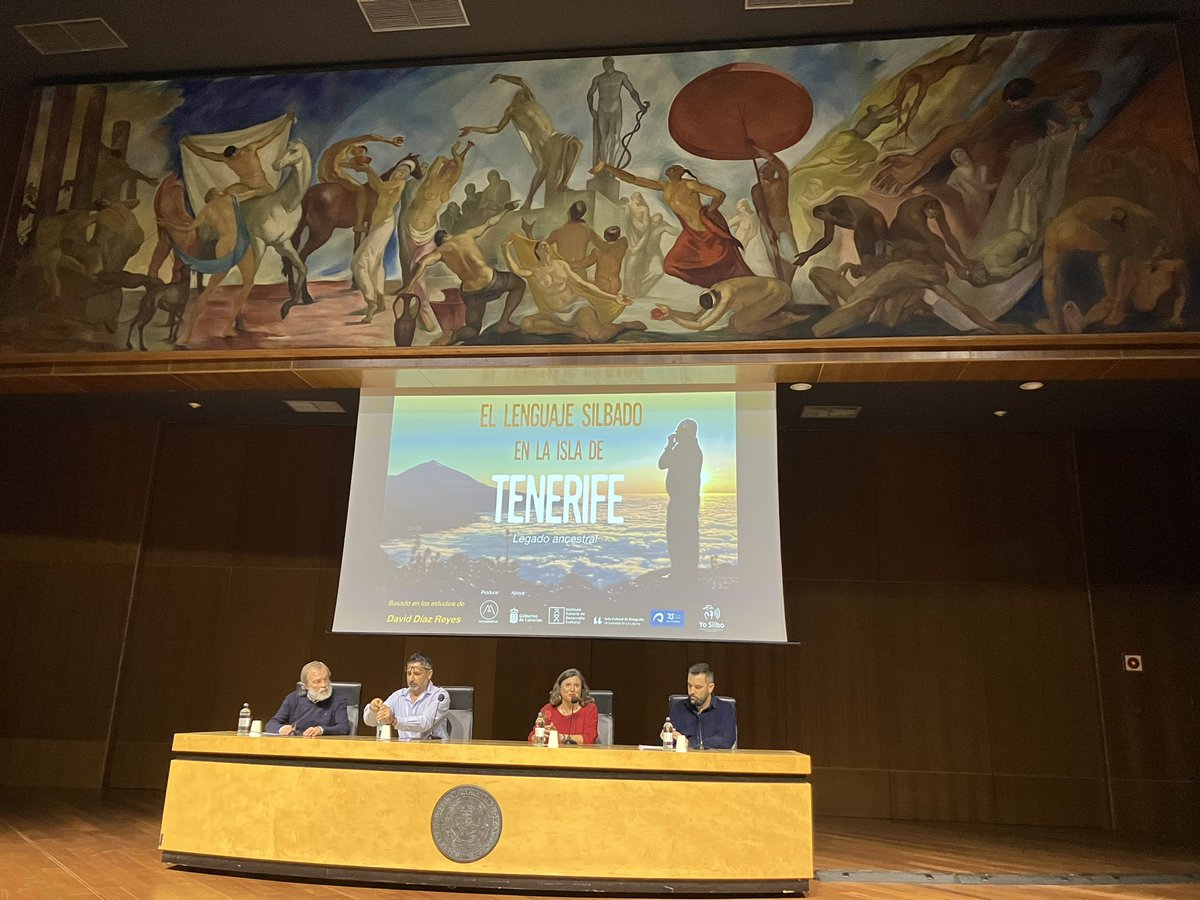 CanariasCultur's tweet photo. Interesantísimo el documental sobre el #silbo en #Tenerife, de #DavidDíazReyes, que vimos en el paraninfo #Ulpgc.

¡Enhorabuena y gracias por documentar tan bien tantos testimonios del #silbotinerfeño!

(PS: En la mesa redonda del #SilboDeTenerife tb. está @RuVenJS de #YoSilbo) https://t.co/WNCBFgFZNT