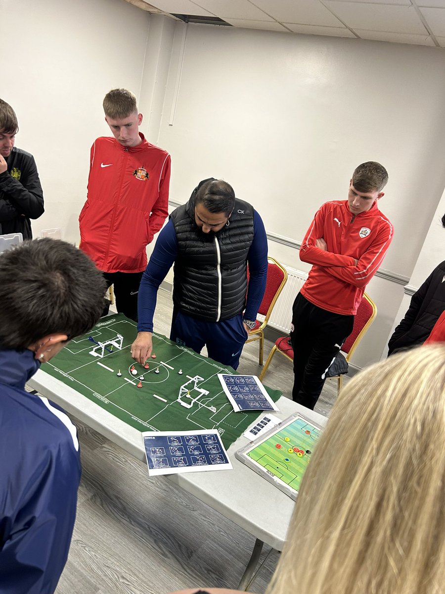 Samanthagriff17's tweet photo. Summary of a long, exhausting but rewarding week…
Spend time with good people ⚽️ @swales_mark @c_rob_8 @PSP_1976 @emsen5
#UEFAShare #UEFAC https://t.co/83ApRDjqsX