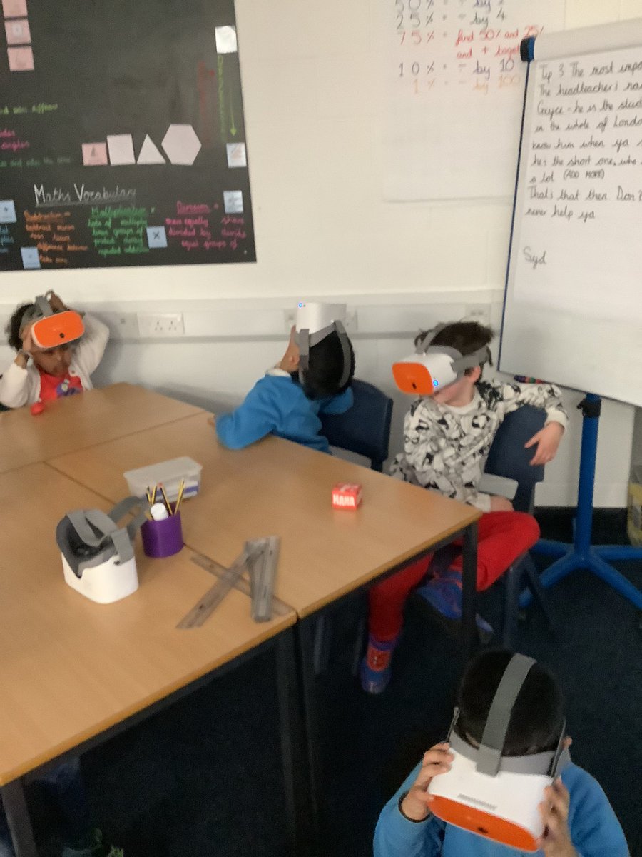 1B used the VR head sets to look at the terrible conditions of hospitals in 1800's when Florence Nightingale looked after the soldiers that had fought in the Crimean War. <a href="/GaskellHistory/">Gaskell Historians</a> <a href="/GaskellTech/">Gaskell Technicians</a>