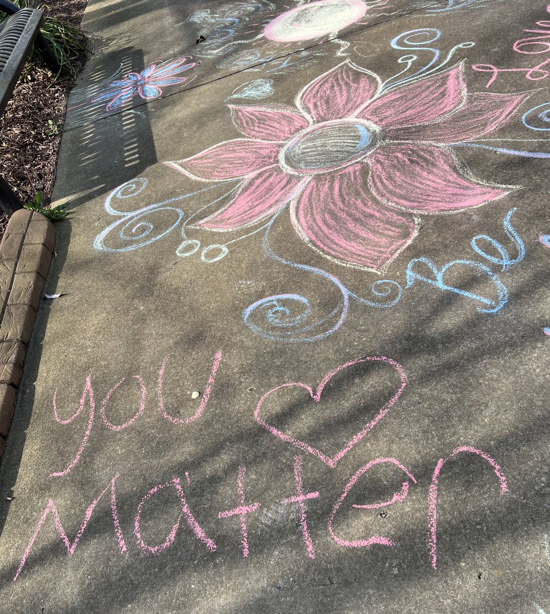 uncpcas's tweet photo. Happy Friday #BraveNation thatโs a wrap on Week 10! #YouMatter #LoveYourself #Motivation #SidewalkChalk #SpringSemester2024 ๐๐จ๐ https://t.co/BASSKIkomo