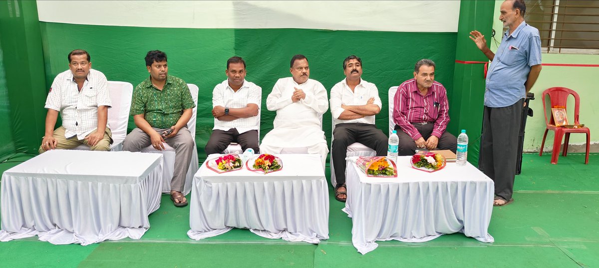 kumar_sant93987's tweet photo. Inauguration of office building (Odisha Agro industries corporation)at Anugul with MLA Sj Rajani kanta Singh and chairman Debasis Mohanty https://t.co/z5JsfKu1dd