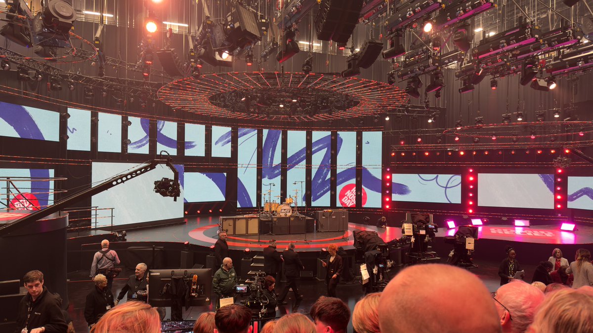 Managed to get last minute tickets and ended up in the audience for Comic Relief 🔴