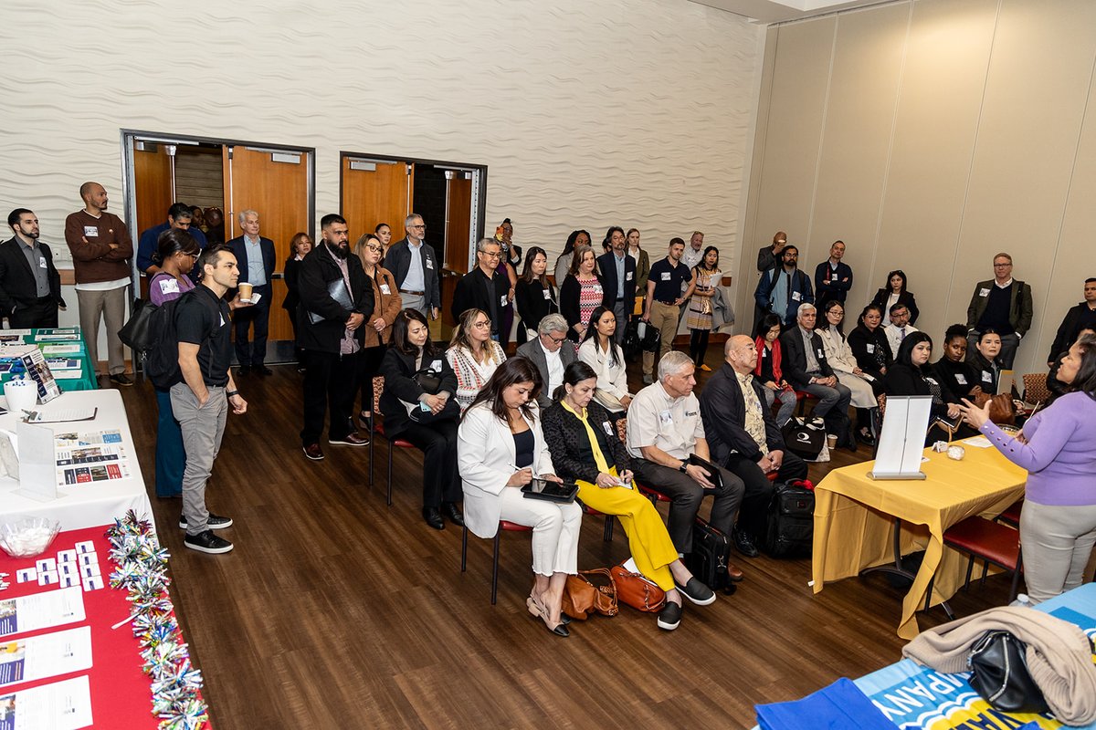 dakcomm's tweet image. Last Thursday, USC hosted its 2nd Annual Business ACCESSC Summit “Paving Pathways for Success” that brought together hundreds of local &amp;amp; small community businesses. USC Leadership emphasized their commitment to expand access &amp;amp; opportunity to local, small businesses.