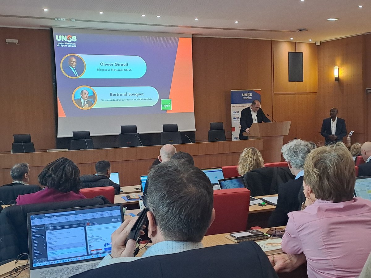 geoloiodice's tweet photo. Ravi d’avoir animé l’atelier 3️⃣ de la Commission Nationale des Chefs d’Etablissement CNCE @unss avec @RebhLoutfi 
✅ Mieux accompagner et former les chefs d’établissement à la mission de président d’AS : formation initiale, adaptation à l’emploi de chef et formation continue 👍 https://t.co/tklavHqKuH