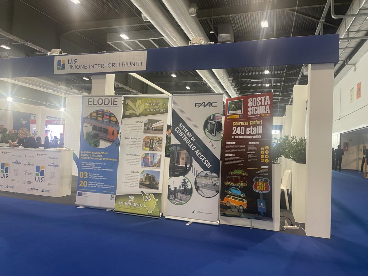 InterportoV's tweet photo. Il team di Interporto Toscano Amerigo Vespucci a Verona, presso la fiera LETExpo 2024, per presentare il Truck Village, parte integrante del progetto PASS4CORE. 

#InterportoToscanoAmerigoVespucci #UnioneInterportiRiuniti #LETExpo2024 #PASS4CORE #TruckVillage https://t.co/fFVlIrJYKC
