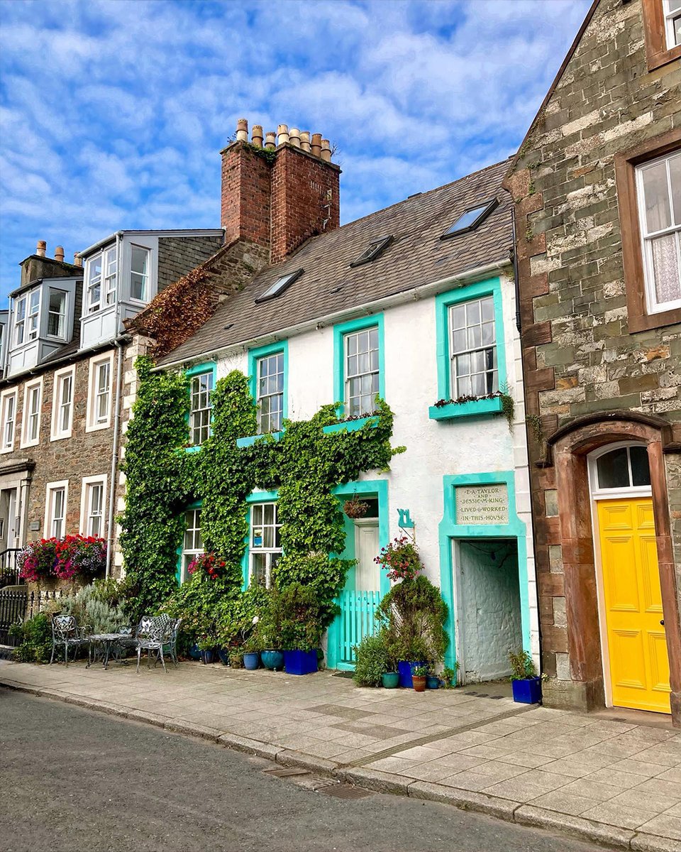 Lovers of the arts will feel at home on the SWC300. Tarry in the homeland of Burns & Barrie, while away a day in Scotland's National Book Town, immerse yourself in creativity in Scotland's Artists' Town. 📌Dumfries; Wigtown; Kirkcudbright #LoveDandG #ScotlandStartsHere #SWC300