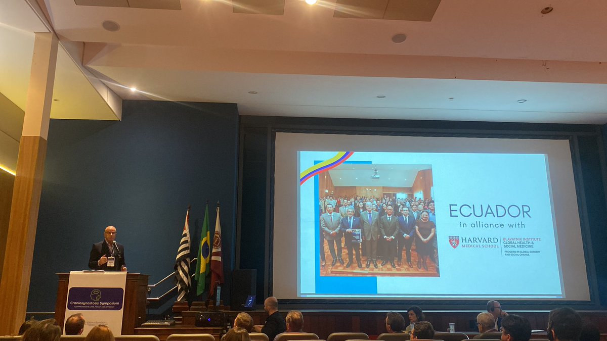ayla_gerk's tweet photo. Dr. @ABorreroVega former vice president of 🇪🇨 , showcase at #SimposioCS how NSOAPS can be an essential opportunity to strengthen #HealthCare System & calls for action @pahowho‼️
It was an honor to be part of this & witness firsthand the power of collaboration👏🩺 #GlobalSurgery https://t.co/fmWkBcqnz3