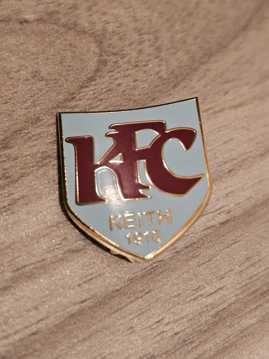 Two KFC badges ⏬️

The circular badge I believe is Kingstonian FC and the shield obviously being Keith FC.

@nonleaguebadges