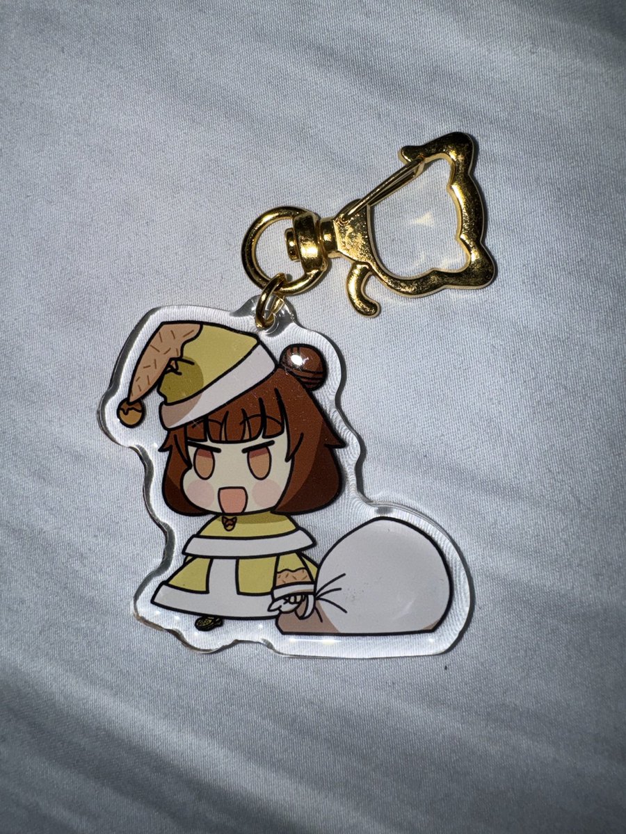 curryfishba11's tweet photo. 【Merch Drop! 週邊宣傳！】

嚟緊Vtuber ONLY HK 會發售Padoru掛件！同埋有新嘅免費卡片比大家任攞~
(今次個QR Code 應該work www)
多謝@uehara_aiko1014 hand model 同埋幫我攞貨～ https://t.co/a2SE4KJ38V