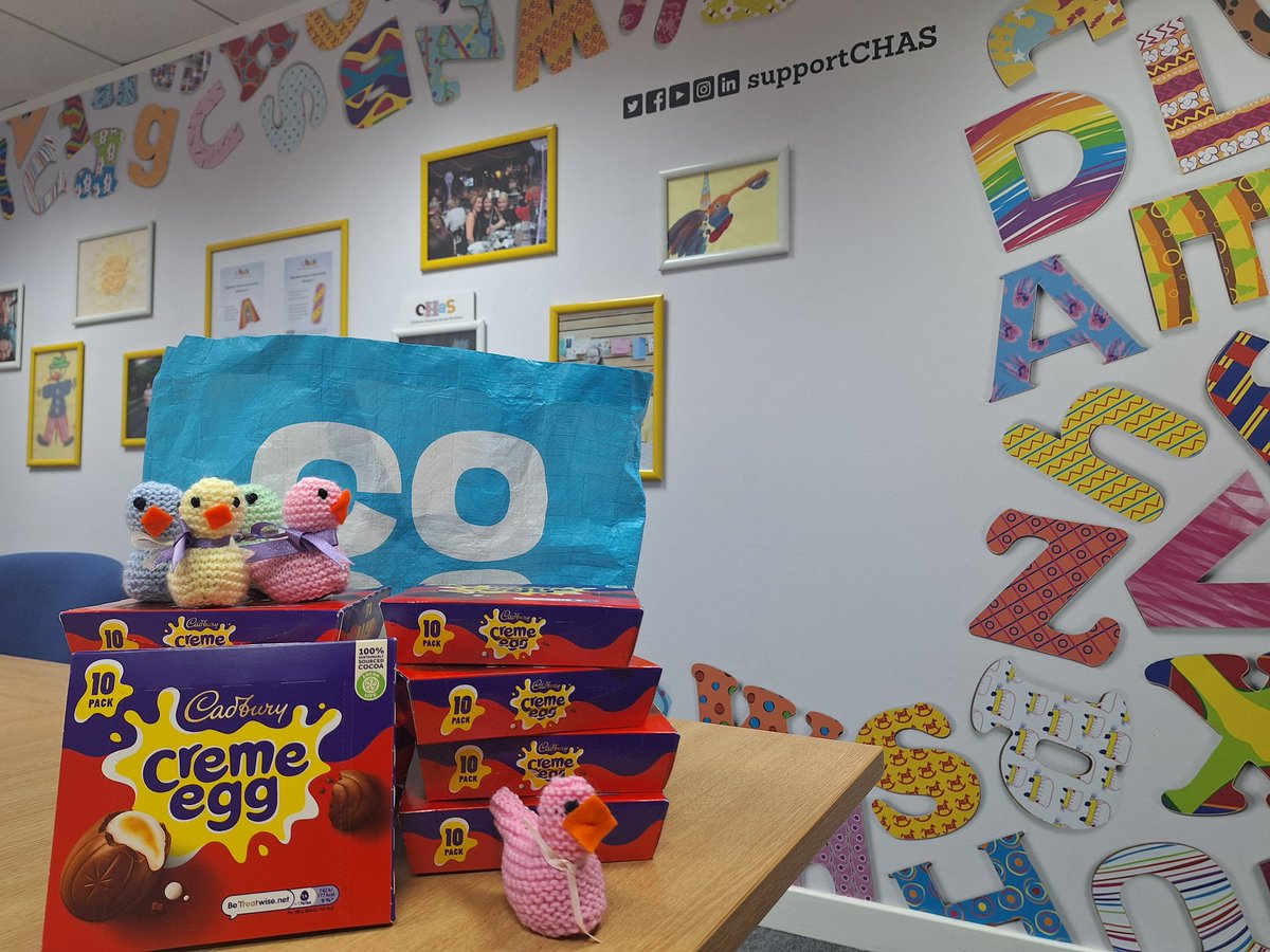 Happy to provide @supportCHAS creme eggs courtesy of @coopuk to help fundraising efforts. CHAS provides specialist care to young people & their families across Scotland with life shortening conditions. Knitted chick 🐥+ chocolate egg = 🤗😍 @FinnCeri @Tom_MPM