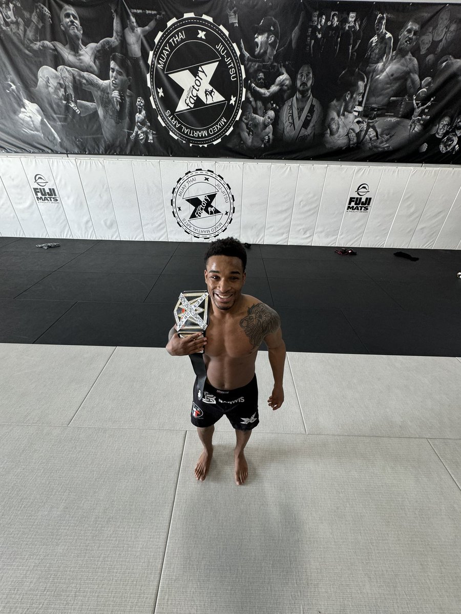 🏆🏆🏆 CHAMP This week’s FX Sparring Champ is @holllywoodbrian 🏆 #andnewwwwwwww (.5 for the win 😂 …) Will he retain his belt next week?! Stay tuned… #FactoryX #Xonthechest