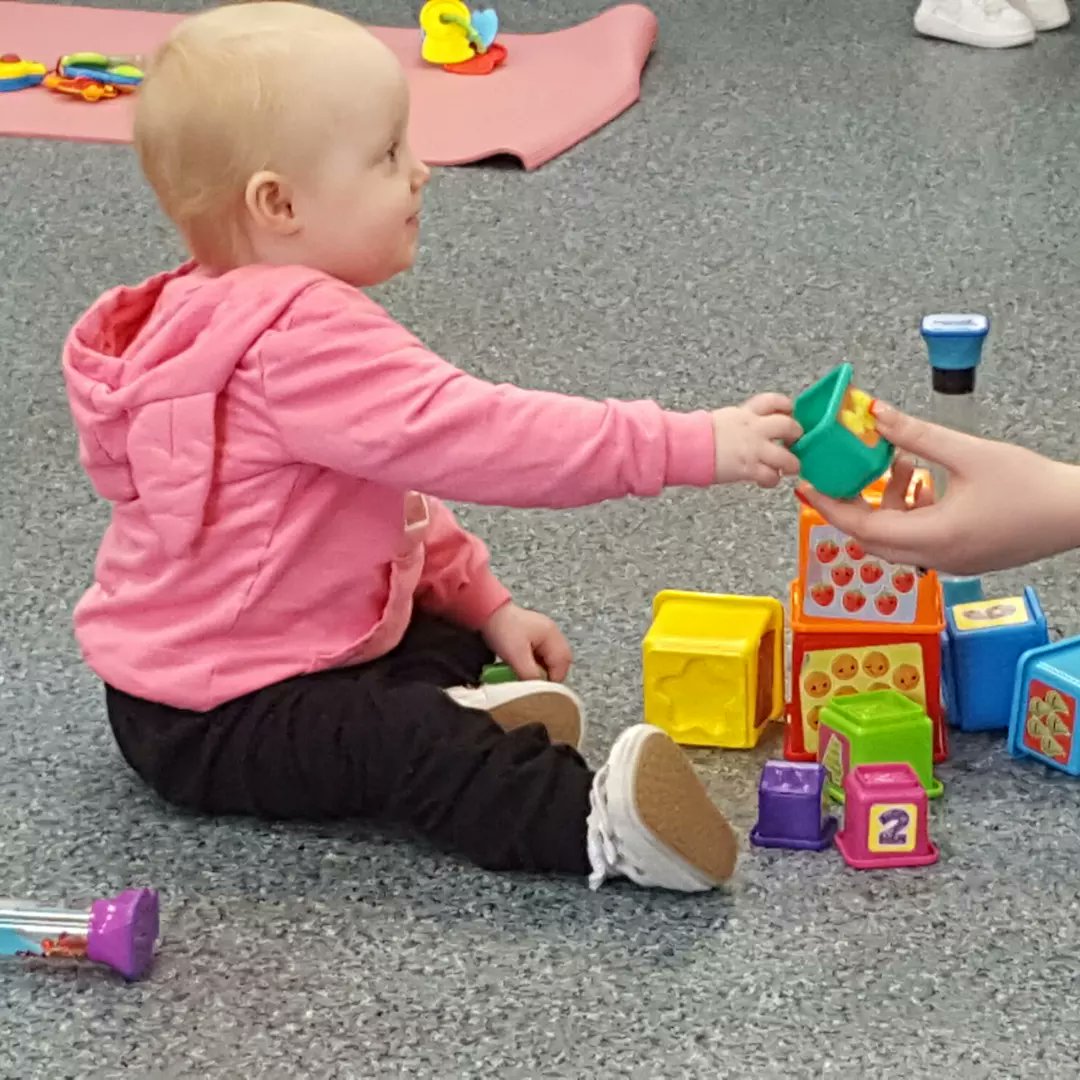 We were at @StAnthonysSch again for Stay and Play. Lots of playing with colourful toys and some counting going on today too! We run these sessions every Friday 10am -12pm, suitable for 0-4 year olds. @colebridgetrust @SolihullCouncil #familyhubs #family #kingshurst #stayandplay