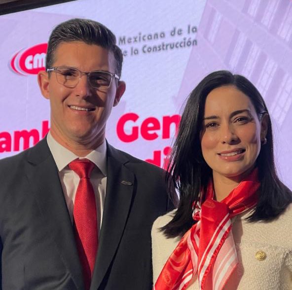 AdrianCamouL's tweet photo. Este día, asistí a la Asamblea General Ordinaria de Afiliados de @cmicnacional, acompañado de mi esposa, Rosella Freaner. https://t.co/Mc4JoSfRPp
