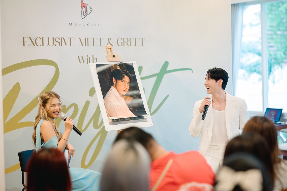 Palm_Everything's tweet photo. มาแล้วว.. ขอรีวิว MC งาน #MunLoeiDixBrightrpp ซะหน่อย
เป็นงานเล็กๆ ที่สนุก และอบอุ่นสมกับเป็น #SOLBright☀️ แกล้งกันไป ฟ้องกันมา เอ็นดูเกินน พี่ไบร์ท #brightrpp เซอร์วิสฟค. ไม่พัก ให้เล่นเกมก็ยังเข้าข้างกัน ปล่อยให้ MC มึนกับความแสบของทั้งคู่ อยากจะจับตีนัก มันเขี้ยวเหลือเกิน! 🤣 https://t.co/IL6eLgXvhE