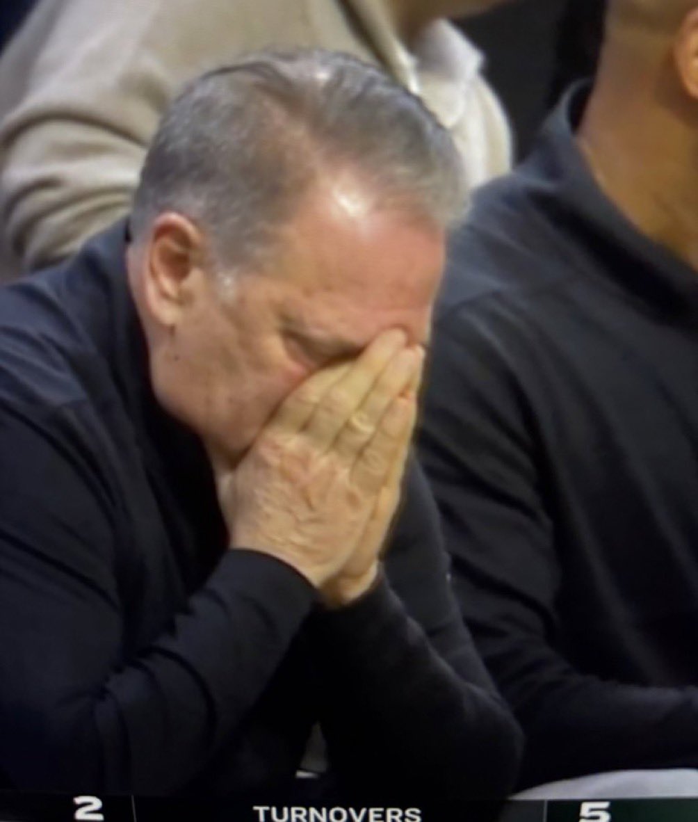 BarstoolMSU's tweet image. HATE complaining about officials, but these boys played their hearts out and were absolutely robbed of a fair opportunity to win the game. Just an absolute shame