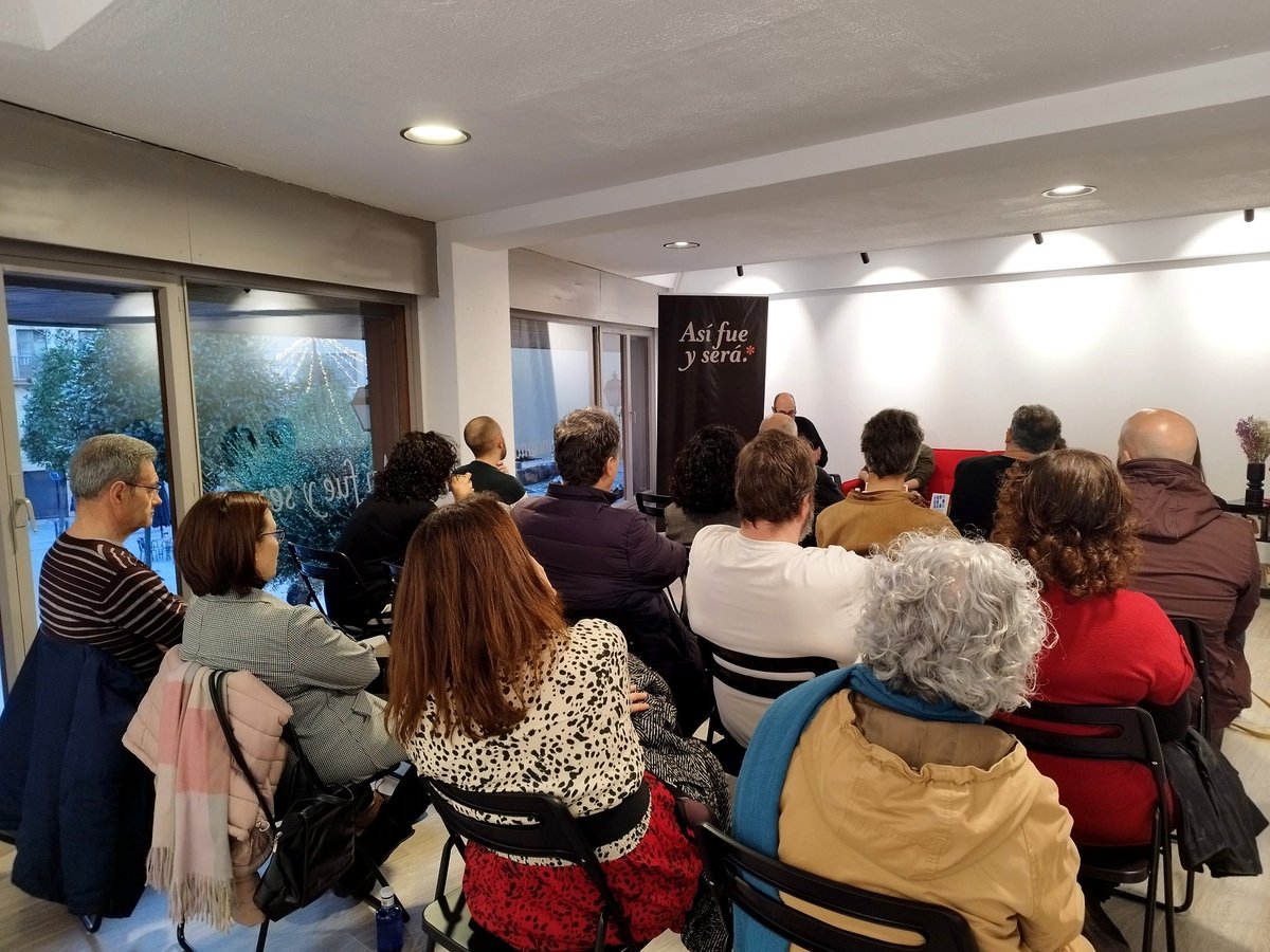 mataderounolib's tweet image. ¡Presentamos La Cadena Trófica! ❤️

#lacadenatrófica #eolas #menoslobos #mrgriffin #literatura #ediciónindependiente #mataderouno #percivaleverett #oviedo #uviéu #oviedoescultura