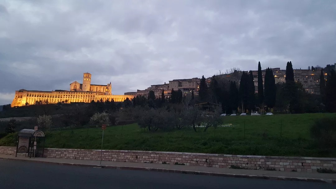 Brother Sun sets over an incredibly beautiful Assisi and surrounding Umbrian countryside. It's such a privilege to be here for a rich and inspiring ecological conference. (And before anyone asks, I drove here in an electric car 😎)