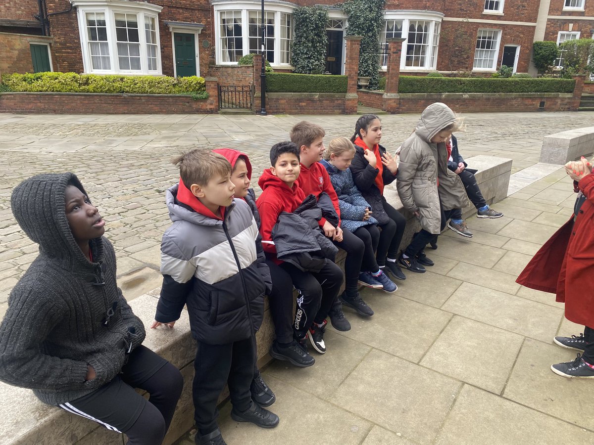 misshayspag's tweet photo. Year 5 had a lovely morning looking at how Lincoln Cathedral has been impacted by natural disasters throughout history! #localgeography https://t.co/WdAM0XxtAC