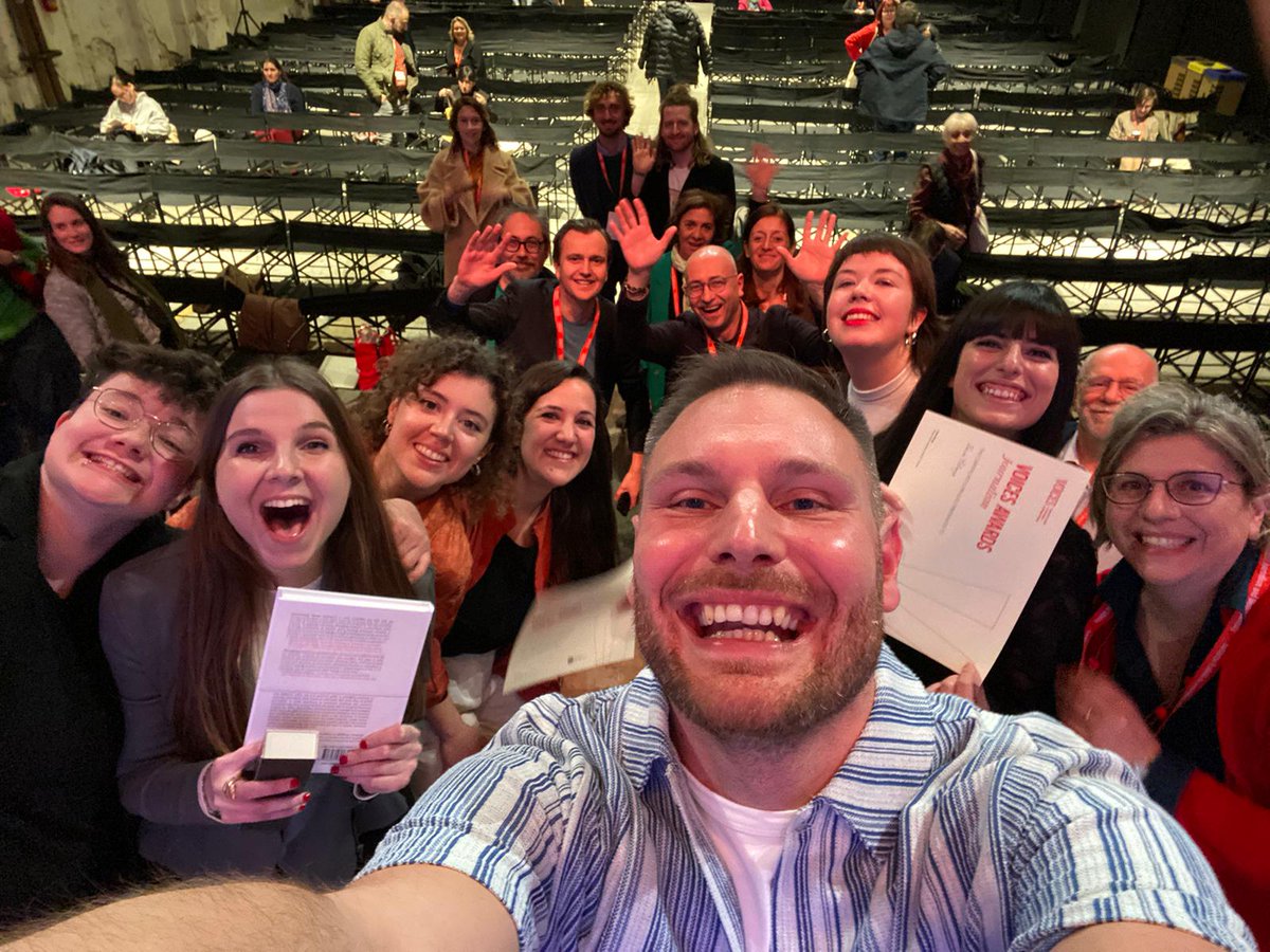Our own version of the #OscarSelfie 🧡💙 #Voices2024 Journalism Awards