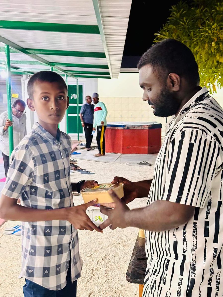 isdhoo_IDS's tweet photo. އެހީ ޖަމިއްޔާ އާއި އައިޑީއެސް ގުޅިގެން، 1445 ރަމަޝާންމަހު ތައްޔާރު ކުރެވޭ އިފްތާރު ޕެކޭޖްތަކުގެ ތެރެއިން
ދވސ ٤
EHEE
Visit laamu isdhoo
Isdhoo School
L.Isdhoo Health Centre
Isdhoo Police Station
IYD Isdhoo Youth Development
Isdhoo Youth Society
L.Isdhoo Council
Laamu Atoll Council https://t.co/cVqeacbqbx