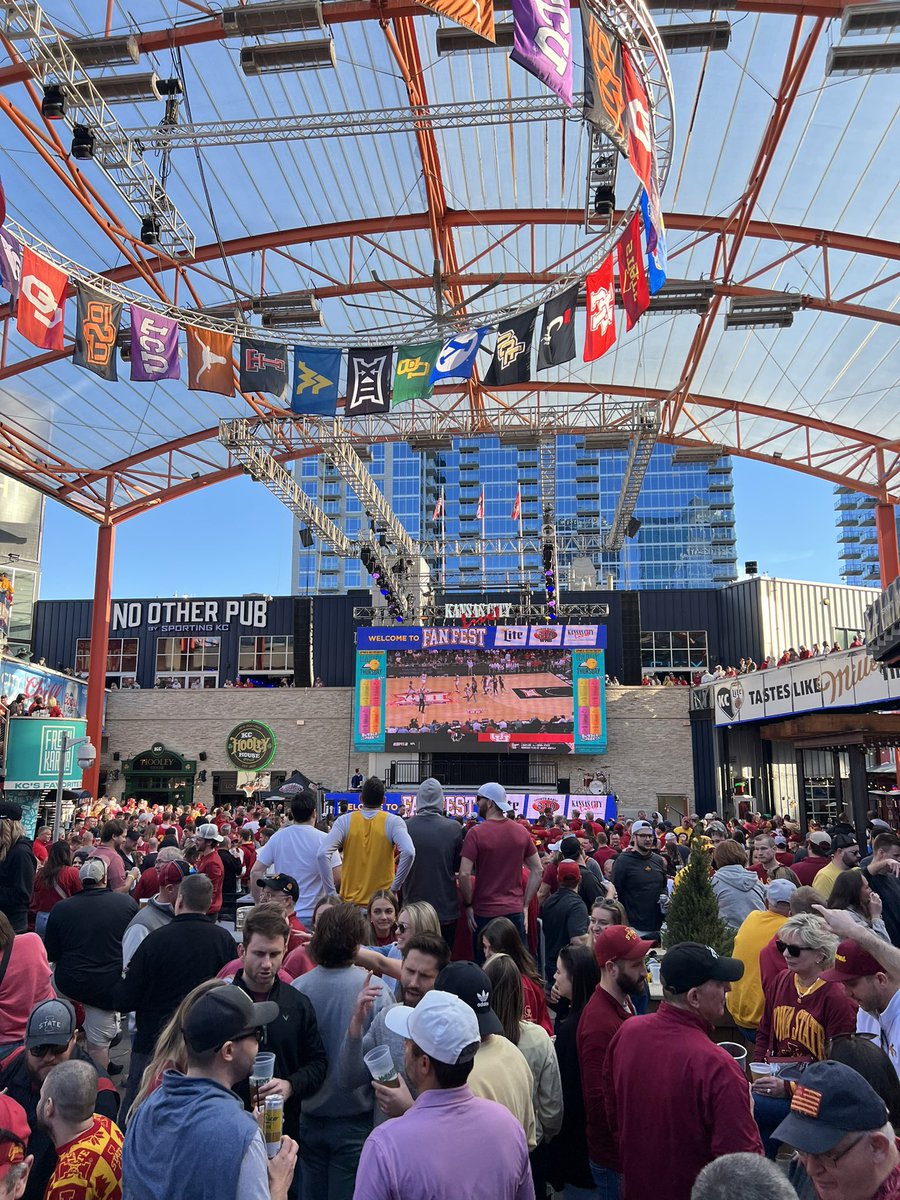 Is there any other place more enjoyable to have a cold beer than the PNL in K.C. @ the Big 12 Tourney? <a href="/WideRtNattyLt/">Wide Right & Natty Lite</a>