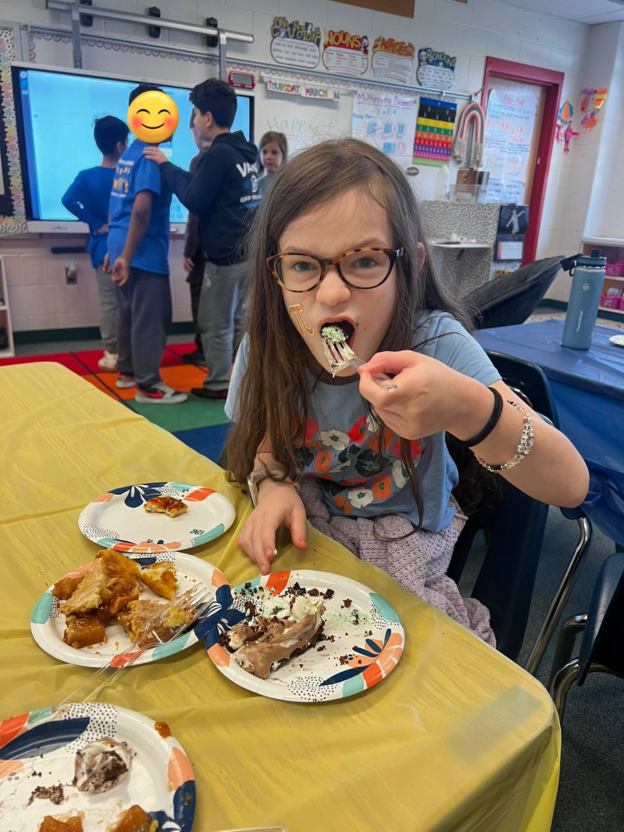 Scenes from 5th grade Pi day yesterday 🥧🥰 #kwbpride
