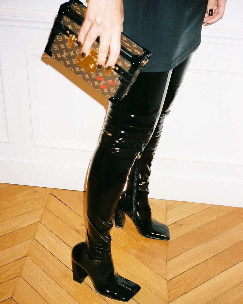 AminaMuaddi's tweet photo. A love story. The MARINE thigh high stretch boot in black latex and I 🖤 https://t.co/fWyx0u80yC