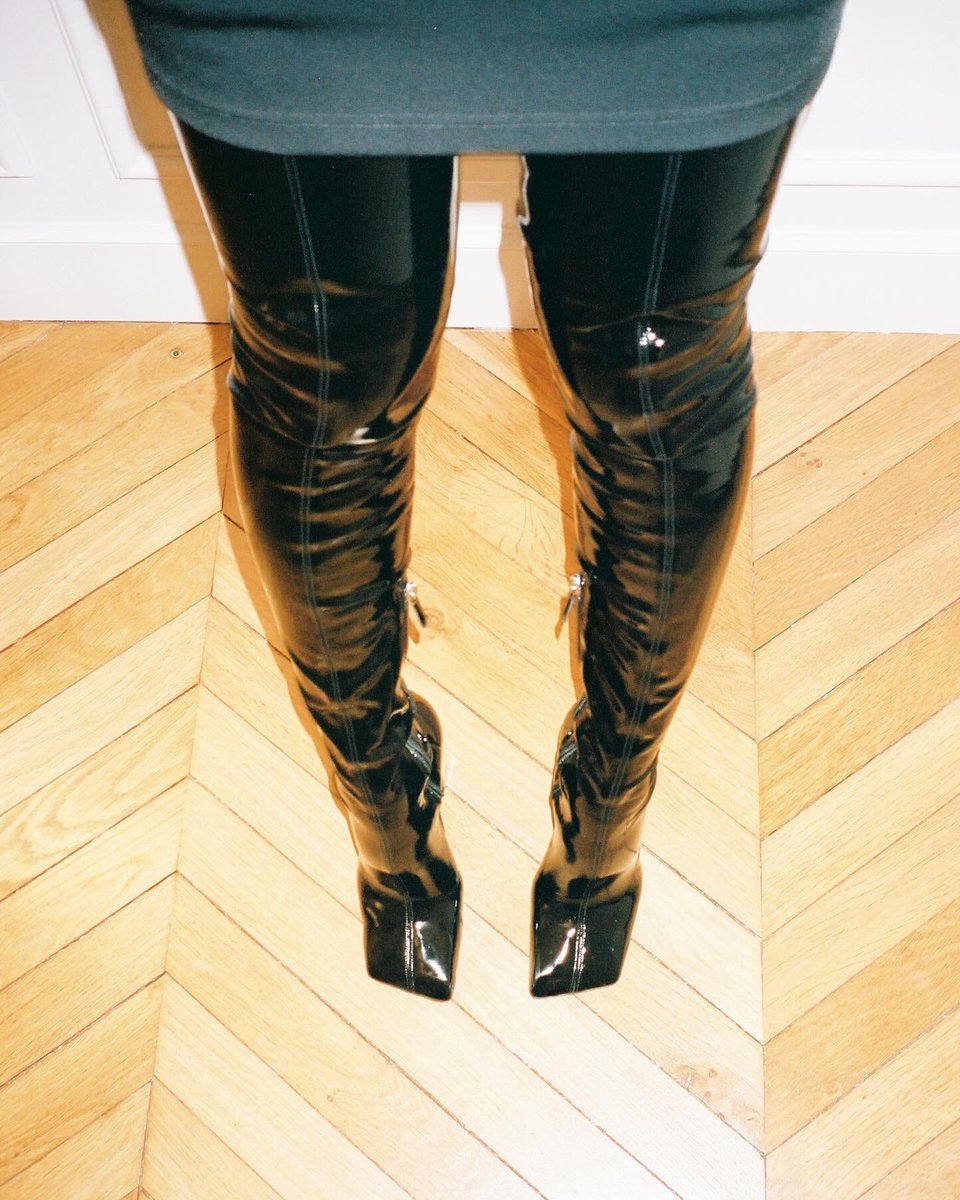 AminaMuaddi's tweet photo. A love story. The MARINE thigh high stretch boot in black latex and I 🖤 https://t.co/fWyx0u80yC