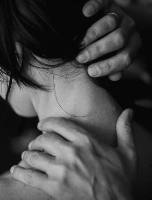 Anno_Mi's tweet photo. I licked her with my words,
Touching her in hidden places
Without touching her,
Going down on her thoughts,
Slowly gliding my prose
Over her wet, ravenous soul
Until she opened wide her walls
And let me thrust deep
Inside her beautiful mind.
#Taskiran
#BedTimeStory https://t.co/PpgqwFa5dz