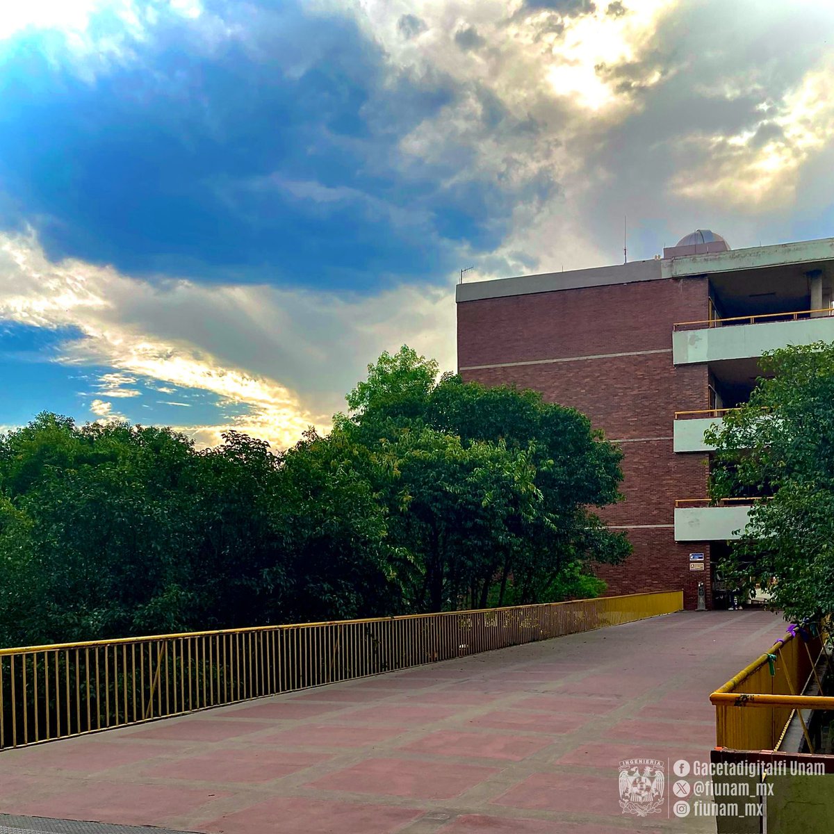 FIUNAM_MX's tweet photo. Comunidad de la #FIUNAM:
Disfruten el puente...
👇
.
.
.
.
.
#PostalesFI https://t.co/wxS3M04mE9