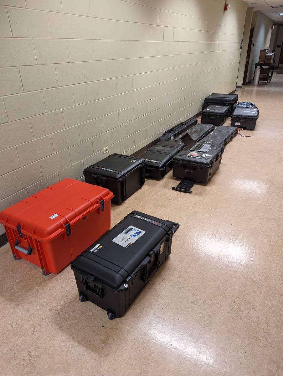 __benhills__'s tweet photo. Hopefully United Airlines is ready for us to check 13 bags of scientific equipment...
#pingostarr https://t.co/kZpt402zD6