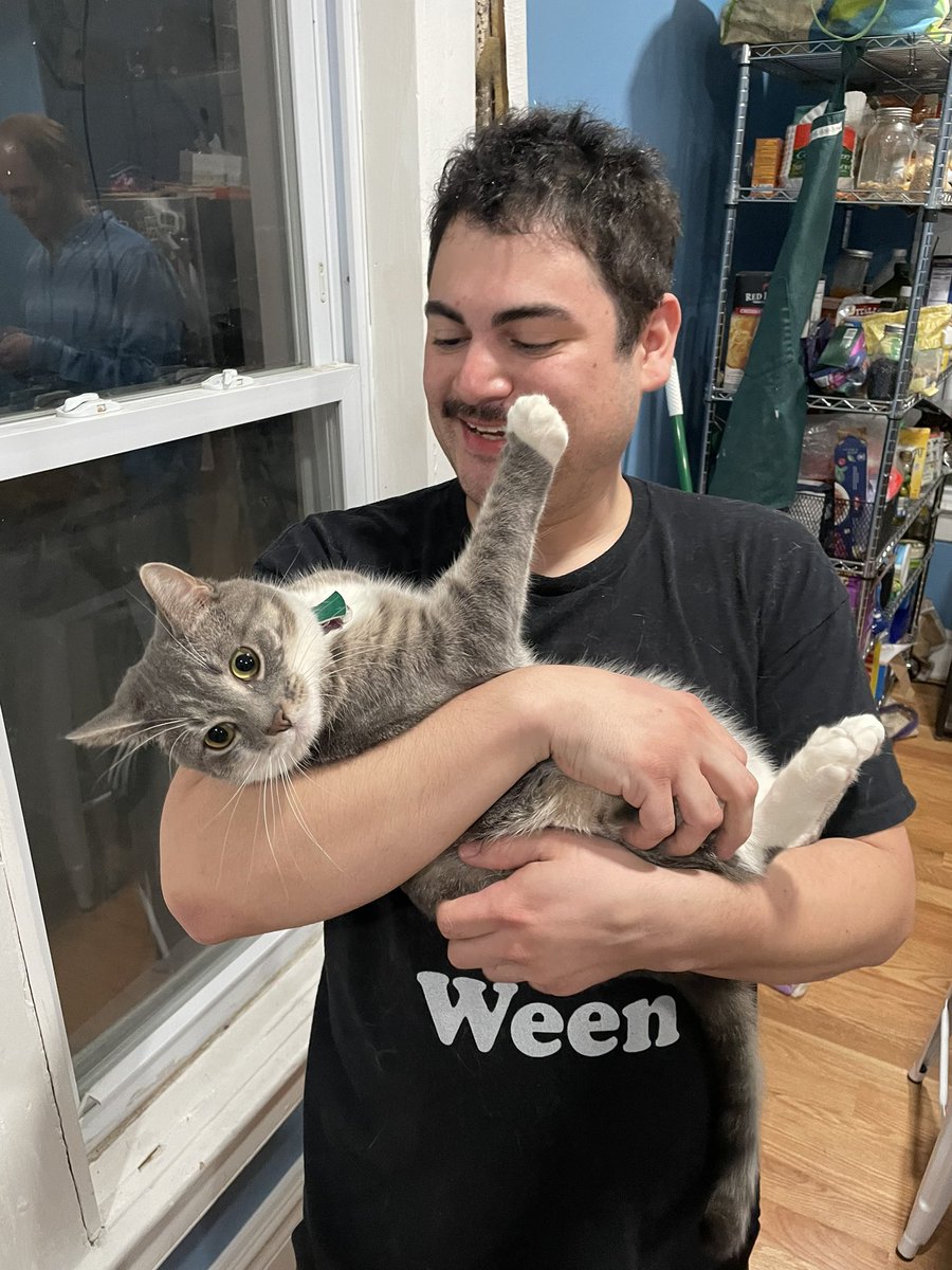 drifty___'s tweet image. best thing about tour besides music is seeing old friends and making new ones :)