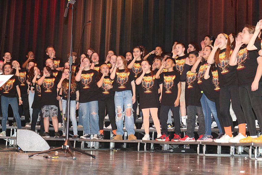mpsctnews's tweet photo. We're ELECTRIFIED!! Concert 1 of the Electrify Your Choir left us energized and excited!!  Great work, Grades 5 &amp; 6 vocalists! And thank you, Laura Kaye and Nathan Blake! https://t.co/M93leUObYt