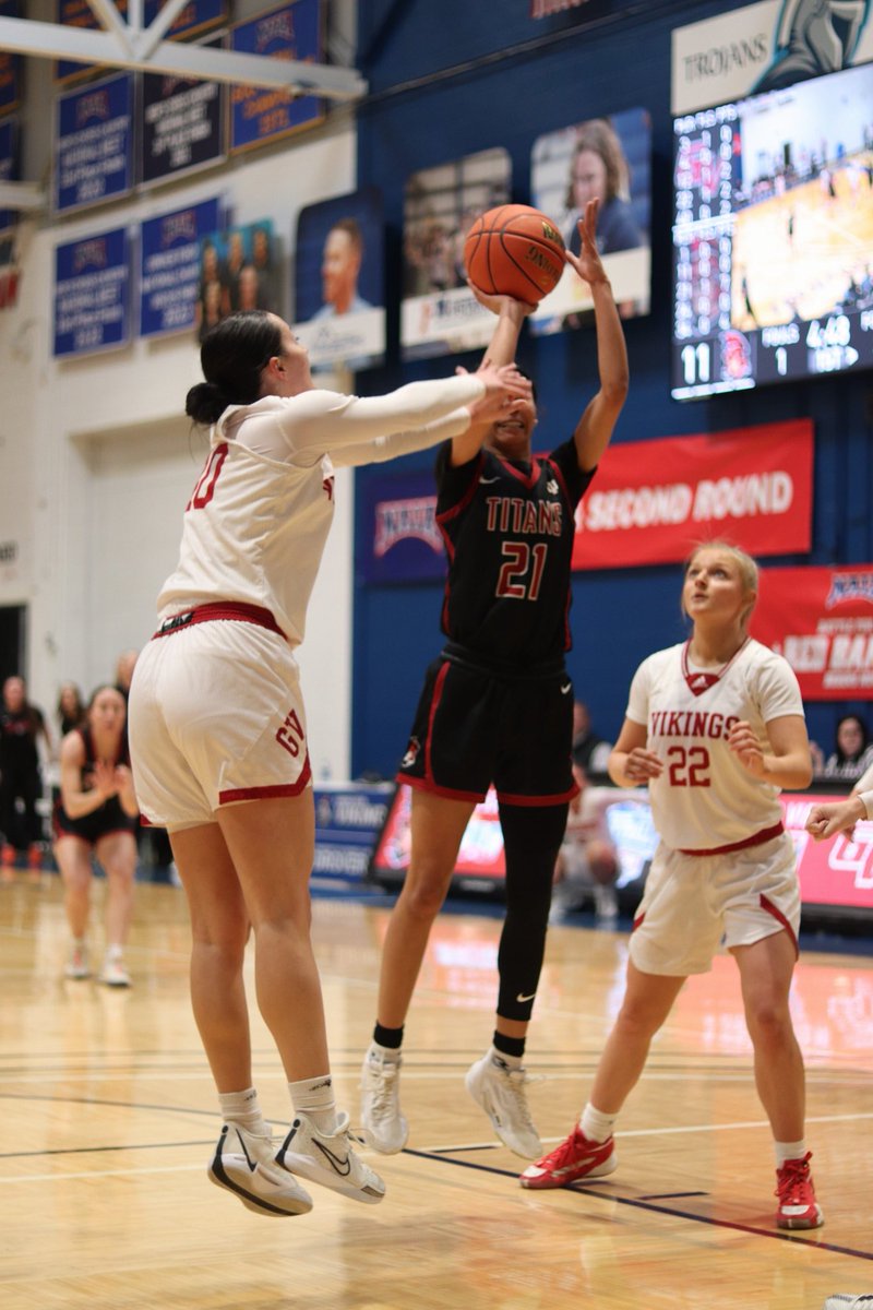 HALFTIME 

Titans - 37 
GV - 21 

Watts - 15 pts., 5 rebs., 1 ast 
M. Gard - 8 pts., 4 rebs., 1 ast 
Phelps - 6 pts., 2 ast., 1 reb 

#TitanPride ⚔️ #RollTitans