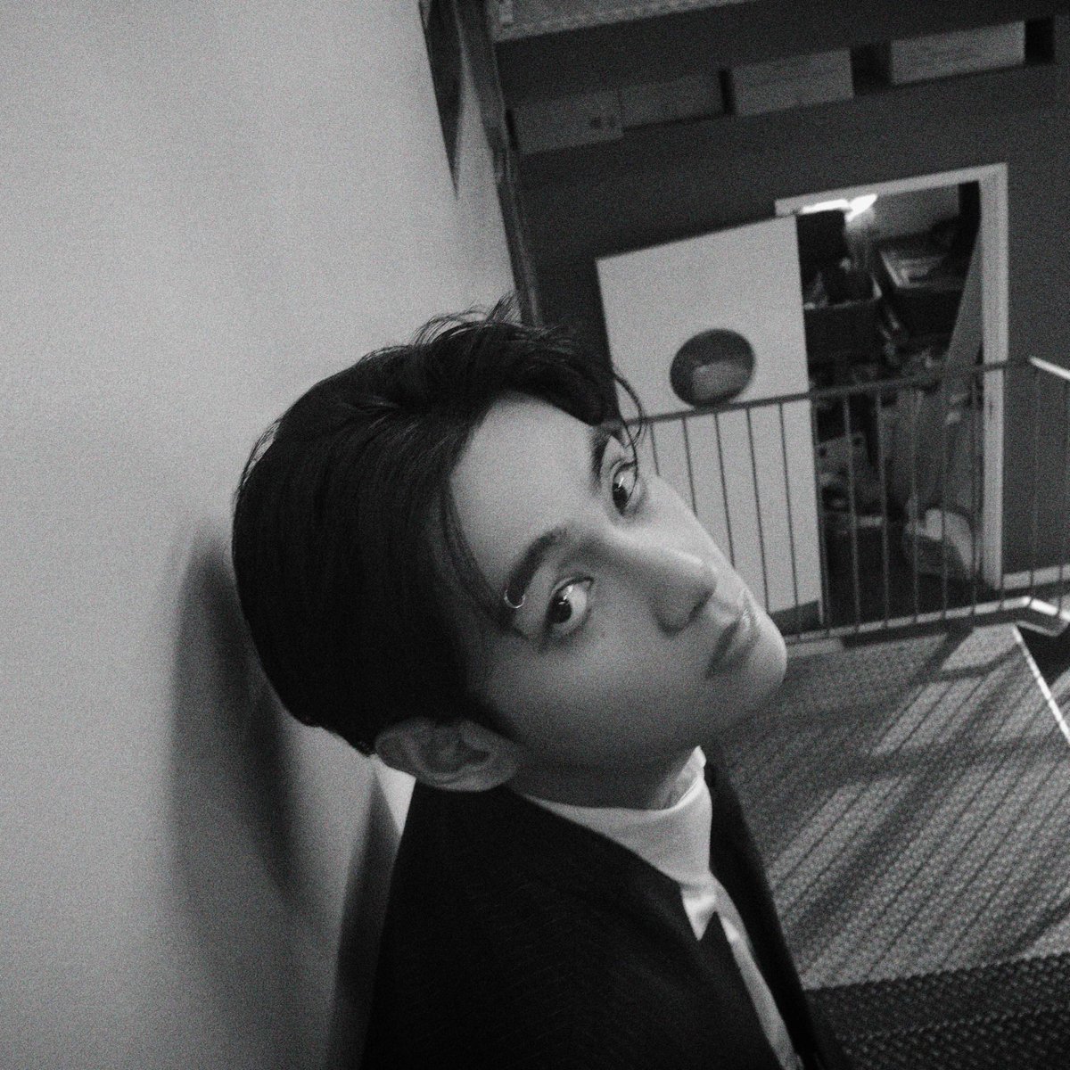 V Charts | FRI(END)S ⓥ tweet media