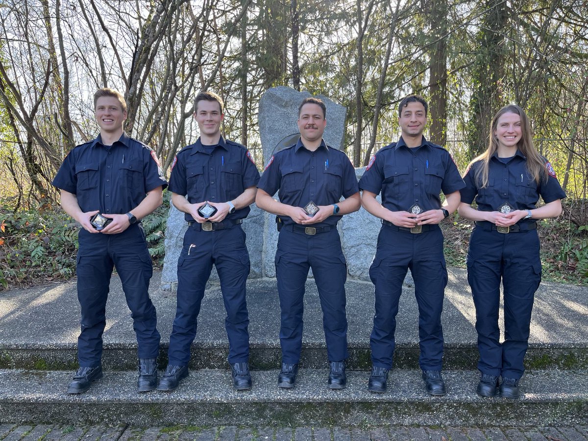 Congrats to our 5 newest members on being sworn into the Union today! We are looking forward to working with Probationary Firefighters Tapp, Knapp, Bishop, and Al-Assadi as well as Probationary Inspector Smith to help keep #NorthVan safe 🔥