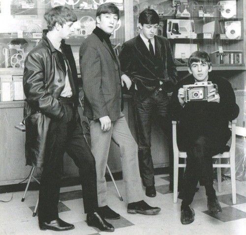 daily the beatles ‹𝟹 (@beatlesafeplace) on Twitter photo 