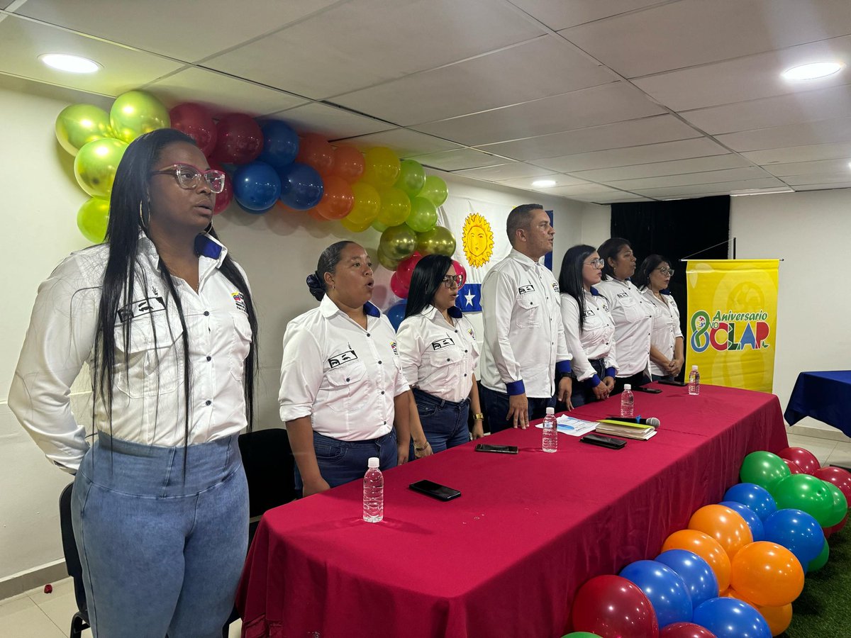 MinAlimenVen's tweet photo. #LaGuaira | Enalteciendo a los #CLAP en su 8vo Aniversario el Estado Mayor de Alimentación Regional realizó entrega de Certificados a los líderes y lideresas correspondiente a 7 parroquias del estado, por su participación en el Plan de Formación. https://t.co/vYE97a5jaM