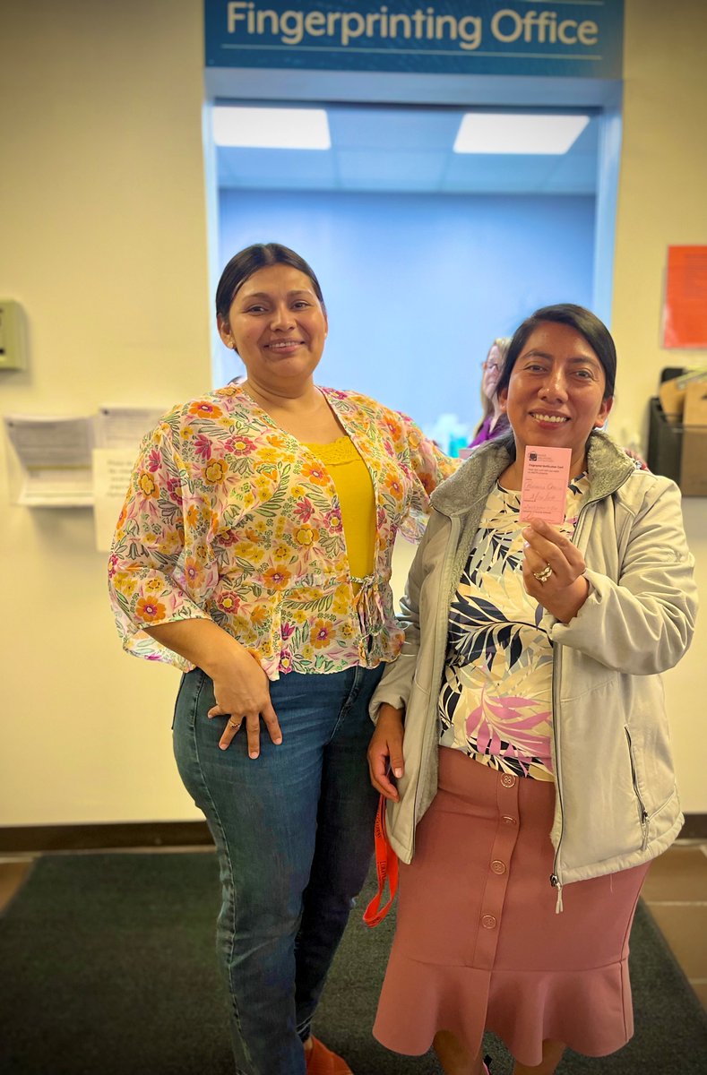 SFPartnersAACPS's tweet photo. Volunteers are an important part of @AACountySchools
Research has shown that students perform much better academically if their parents are involved in their school.🙌🏽Congratulations to #IPCLA members getting ready to participate actively in their kid's education! #AACPSFamily https://t.co/vcVN4JNlAt