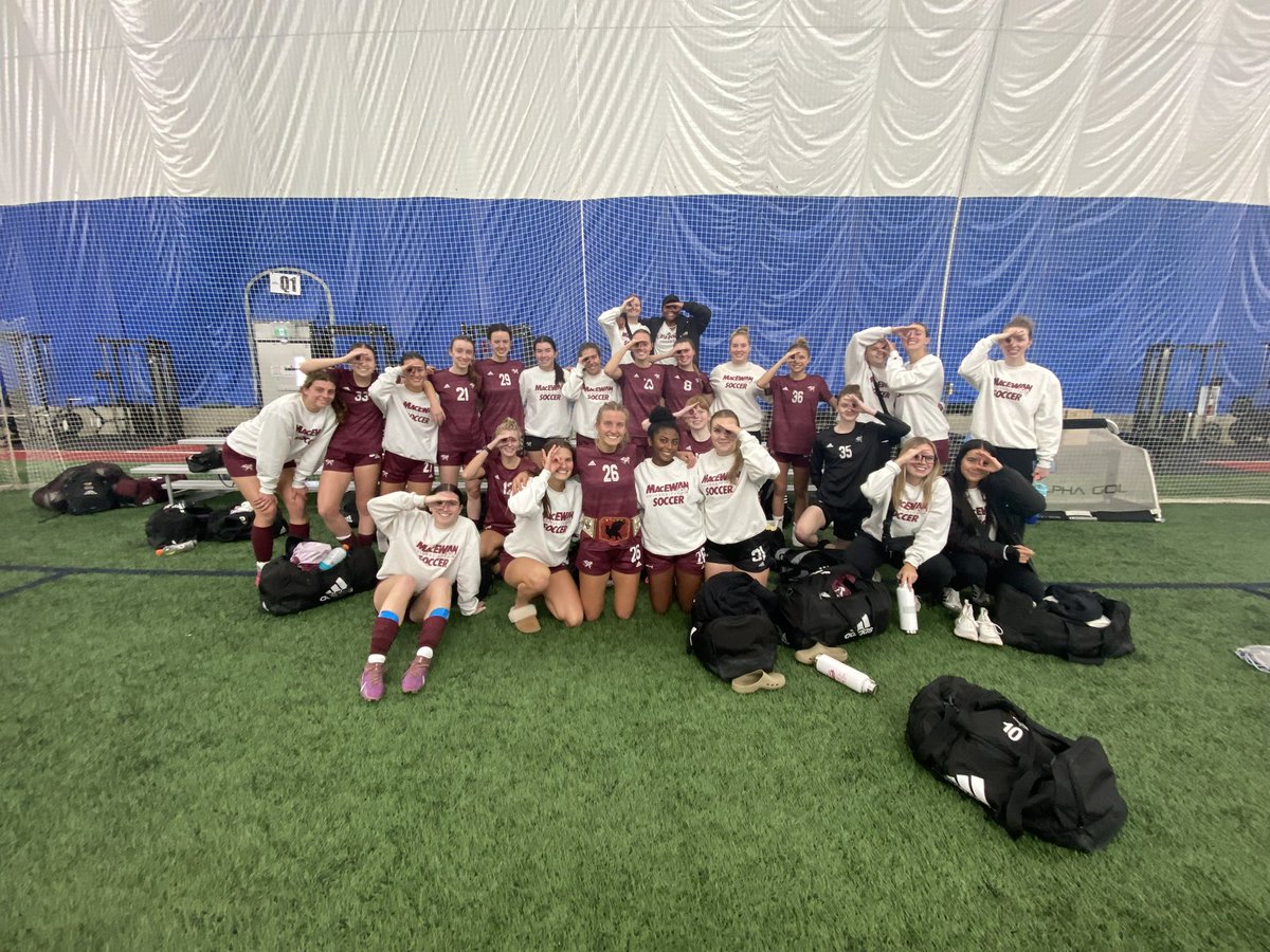 @katharinagrace @HendersonAlyx @PaquinBrenna @juliamakoloski @genbachand_ @SophieLav @SelynnaSimao @annekeodinga_ @mariaharnott Final score was 3-0 for the Griffs!!

BELT went to Gen who was absolutely relentless, making darting runs the whole game and was a brick defensively!