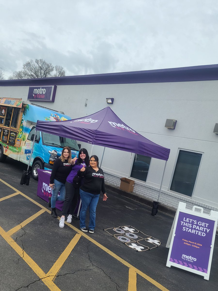 _RichieWilliams's tweet image. What a great start to our @MetroByTMobile events in North Alabama! @_JazzyJasATL @AbdelAbunameh @TonyCBerger @thayesnet @StacieLlaurado #WorkCanBeFuN