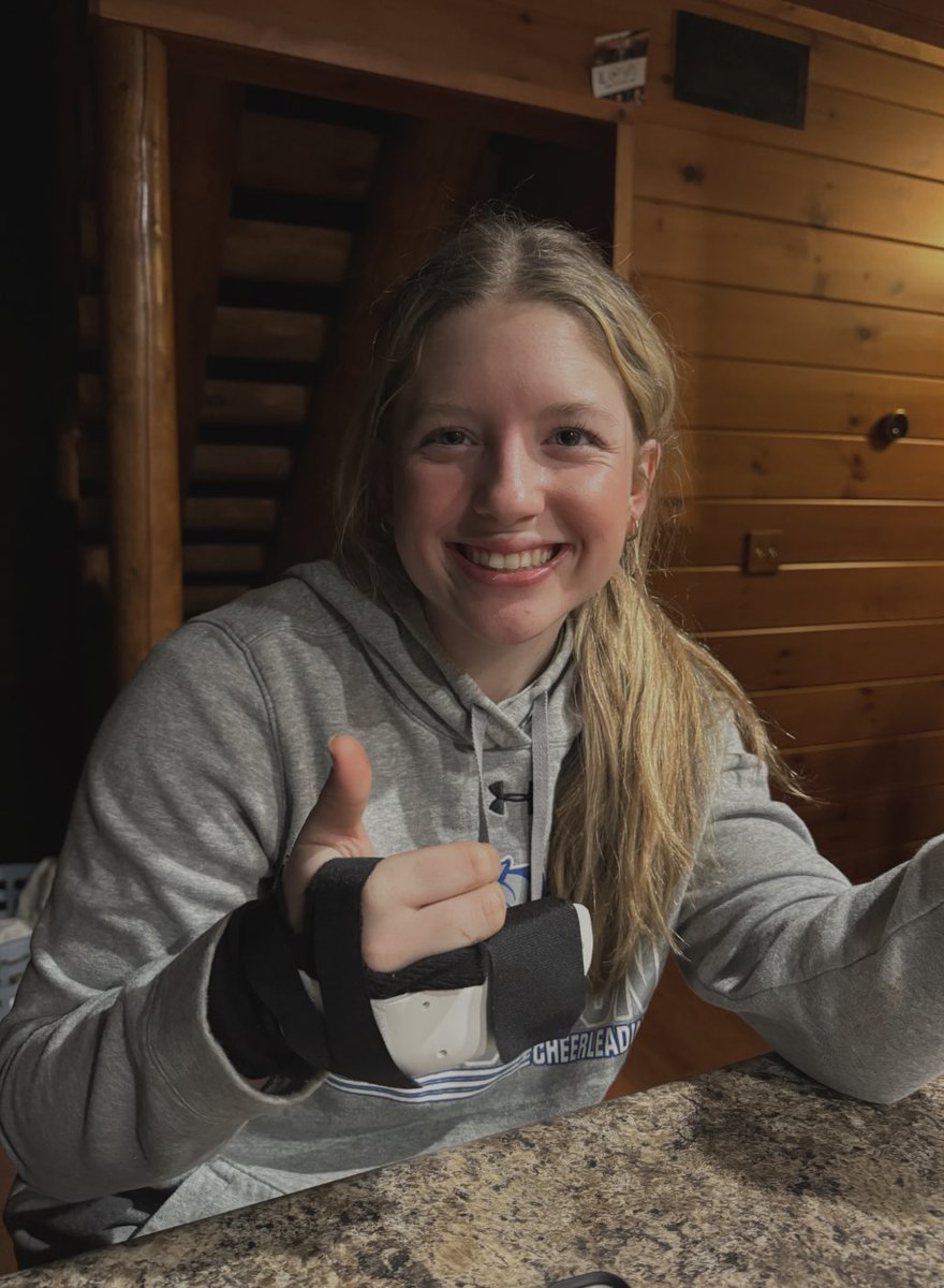 kklingenberg11's tweet photo. Not the way I wanted to begin my junior season… finding a new role while I heal. 🥎🥎

@CoachJay23 @DPaulson16 @phstiger_sball @KristiPaulson7 @CoachBirdie @bcrsportsed @EP_Express_sfbl https://t.co/f07vzjwCSg