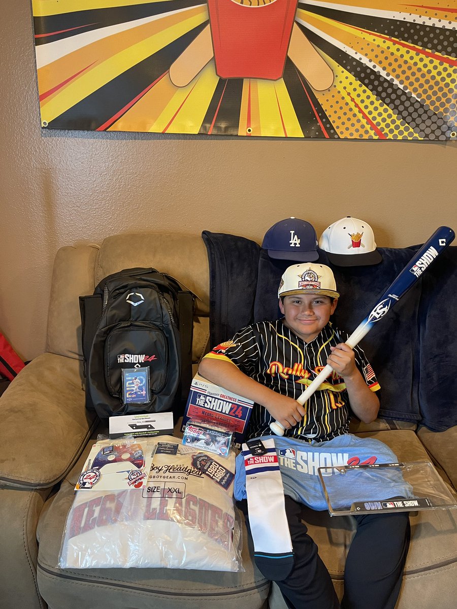 Analogkid81's tweet photo. HUGE THANK YOU @MLBTheShow for the free #MLBTheShow24LaunchBox #ad #Lumpy #RallyFries #PlayBall https://t.co/3aYqlGUd2y