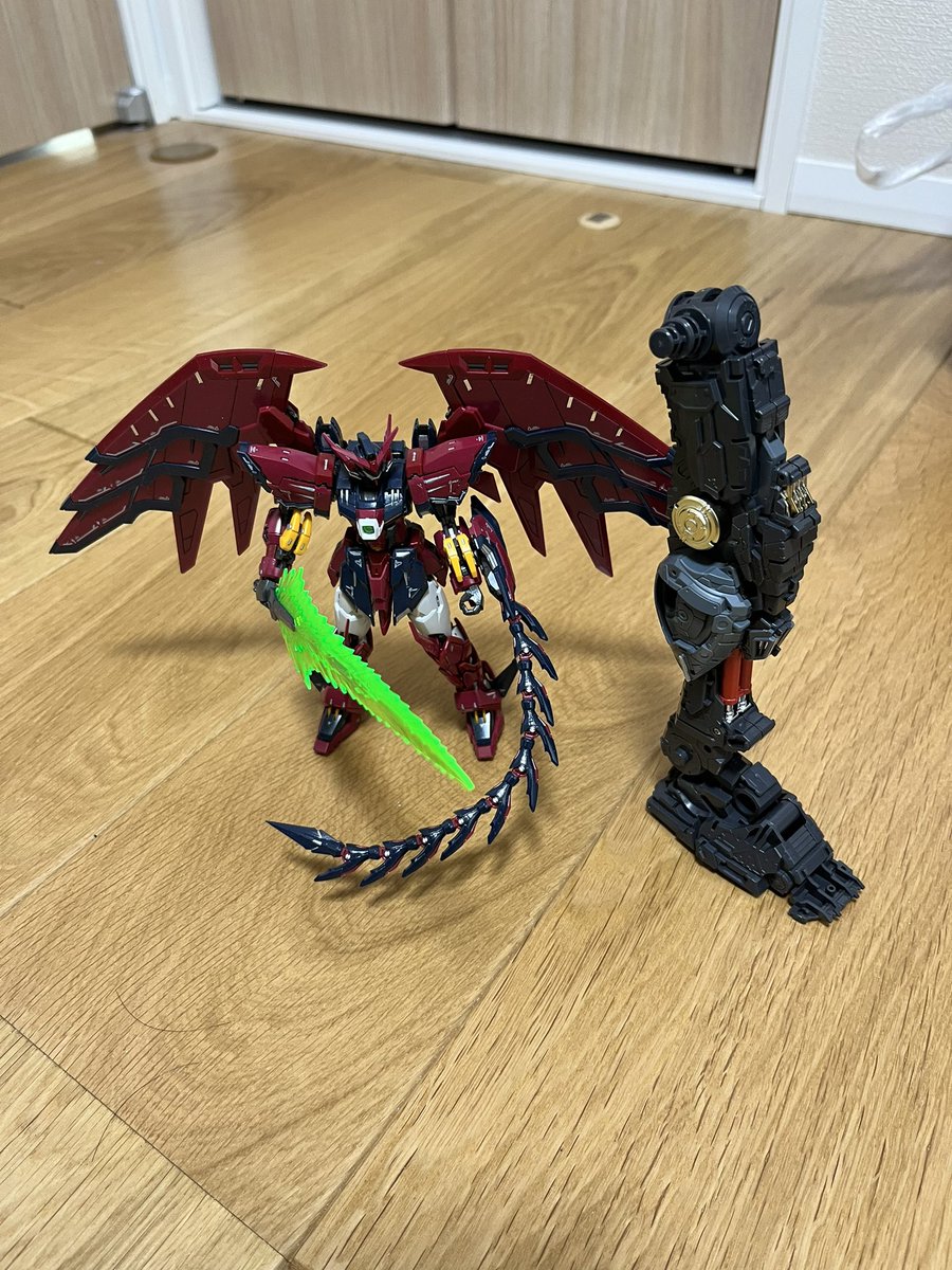 hira164's tweet image. 皆様、おはようございます👋検査キットで陰性確認、晴れて釈放ですね😋
明日は姪の結婚式、間に合って良かった😋
皆様も素敵な週末を！

ちなみに、PGの脚だけでRGの1.5倍ほど😓
完成したら、どこにディスプレイしようかな💦

#PerfectGrade Unleashed Gundam