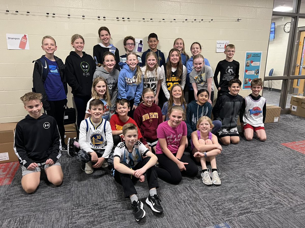 ElkhornPS_WD's tweet photo. Thank you WDS families! WDS Student Council partnered with COPE of Elkhorn and our school collected around 2,500 items to help those in need. We appreciate your generosity and are thankful for you! #EPSAchieves #onestepforwardeveryday https://t.co/Jnz6tIxDOI