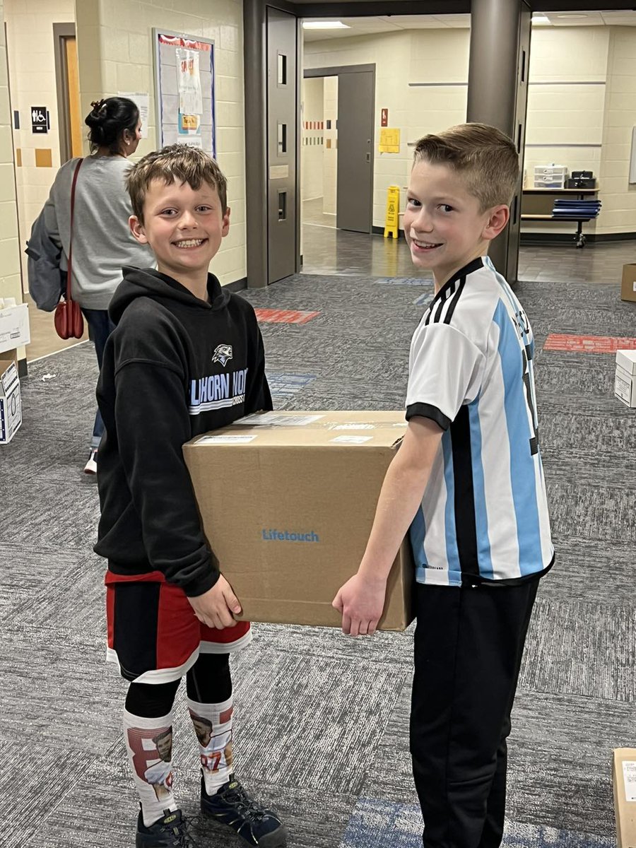 ElkhornPS_WD's tweet photo. Thank you WDS families! WDS Student Council partnered with COPE of Elkhorn and our school collected around 2,500 items to help those in need. We appreciate your generosity and are thankful for you! #EPSAchieves #onestepforwardeveryday https://t.co/Jnz6tIxDOI
