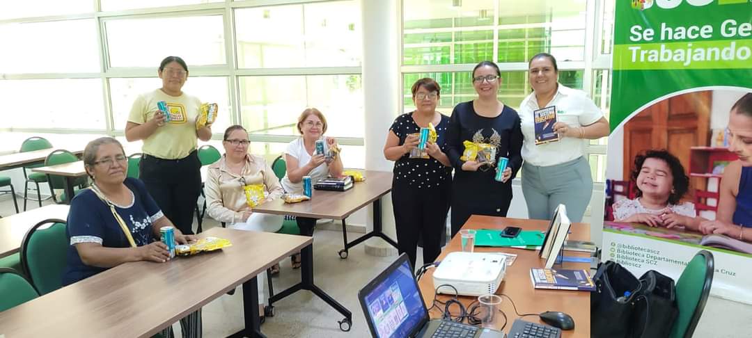 solia_ma's tweet photo. Muchas gracias por la oportunidad de servir @bibliotecascz en el Taller Presencial "¿Cómo convivir con las heridas emocionales sin que nos destruyan?"❤️‍🩹🫂  tres horas intensivas de Información y taller con herramientas prácticas. 
🏫 Sala de lectura Biblioteca Departamental SC https://t.co/nkGXvnUUNJ